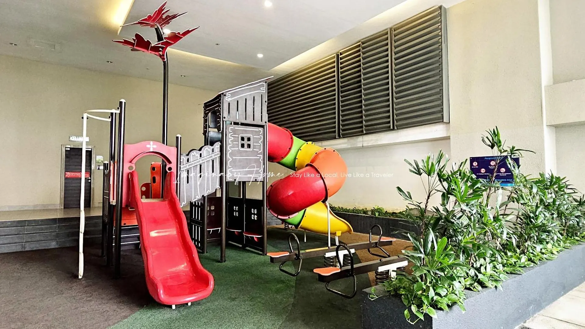 Paragon Suites Studio Apartment With Netflix, Ciq &Sg View Johor Bahru