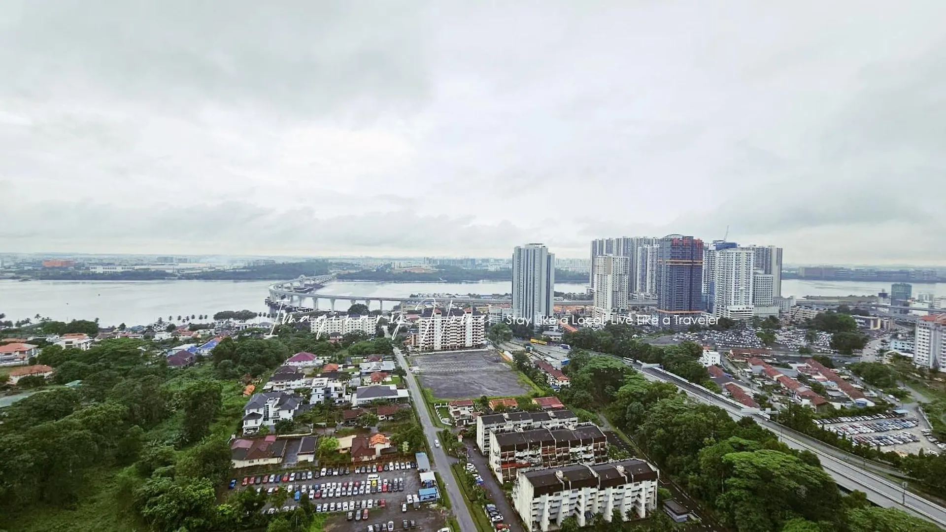 Paragon Suites Studio Apartment With Netflix, Ciq &Sg View Johor Bahru